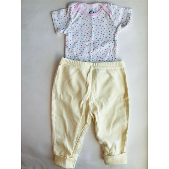 Girl's Size 9M 6-9 Months 3 Pc White Floral Gerber Top, Yellow Pants + Bib - Picture 2 of 6